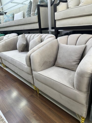 FOR SALE READYMADE SOFA 