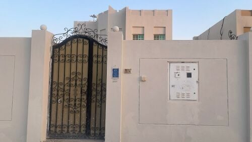 للايجار فيلا خدميه في الدحيل