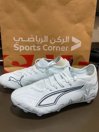 للبيع حذاء كره قدم نوع بوما اصلي 