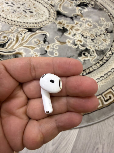سماعات ابل برو 4 الجديدة