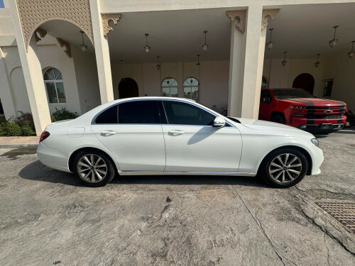 Mercedes E200