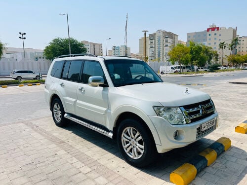 MITSUBISHI PAJRO 2014