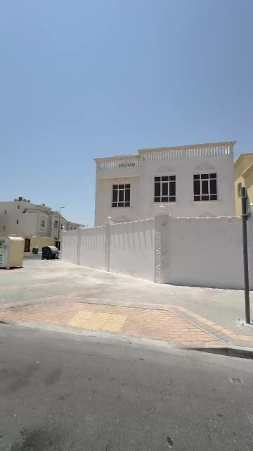 الوكير.للبيع فيلا زاويه حوش واسع