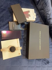 ‏huawei mate xt