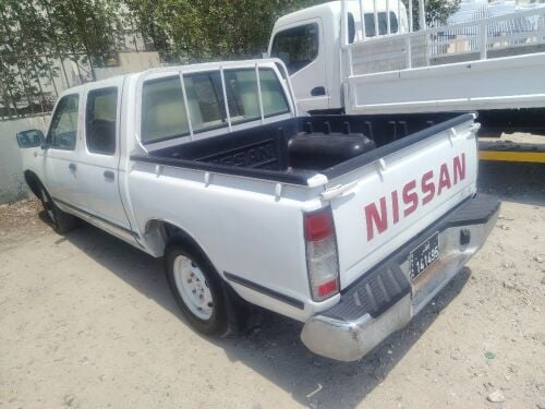 للبيع بكب نيسان 2006