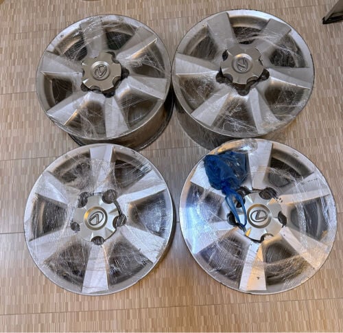 Lexus rims perfectly used 