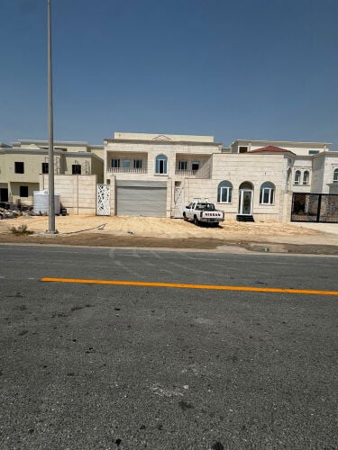 للبيع فيلا جديده في منطقه الصخامه