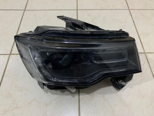 2015 Jeep SRT Right Headlight 