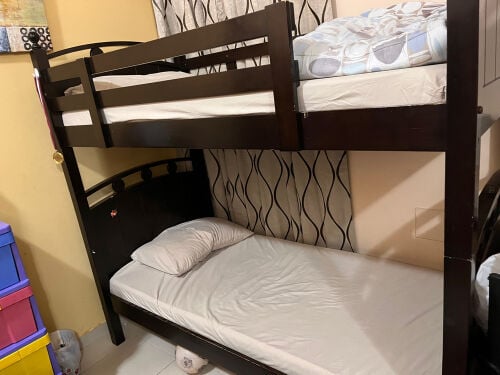  4 أسرّة بطابقين (زوجان