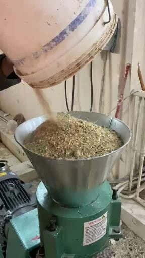 ماكينه كبس العلف 