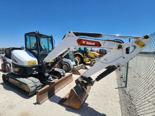5.5T bobcat 2023 low hours