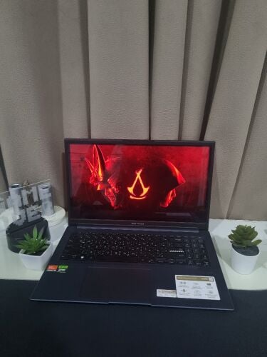 RTX 4060 GAMING LAPTOP with oled