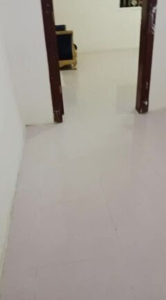 للايجار غرفه واسعه الصخامه