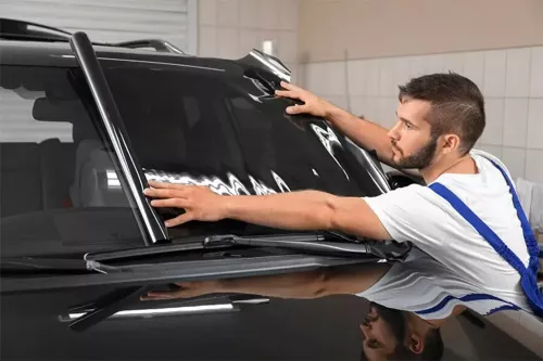 فني تركيب حماية و عازل