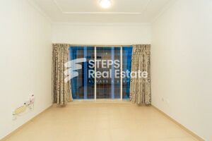Flat in Central West Bay