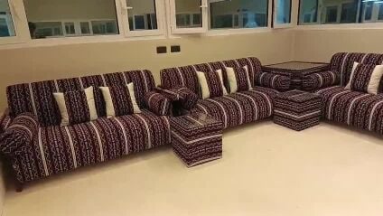 أقوم بأعمال مثل: الكنب، الستائر،