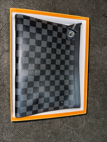 Louis Vuitton mens clutch raplica 