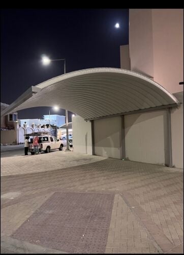 مظلات السيارات