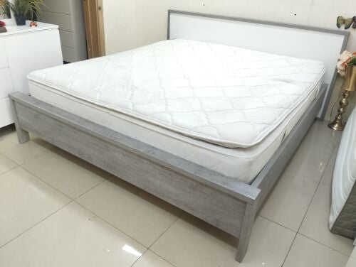180 x 200 cm size Bed and mattress