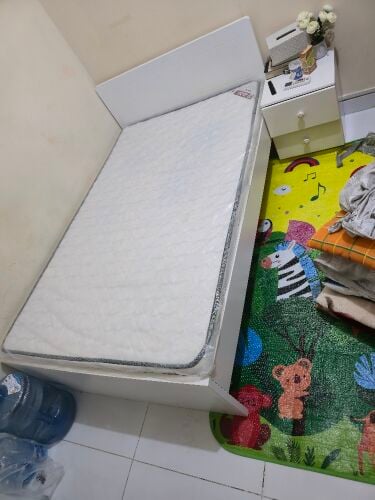 urgent sale, leaving Qatar