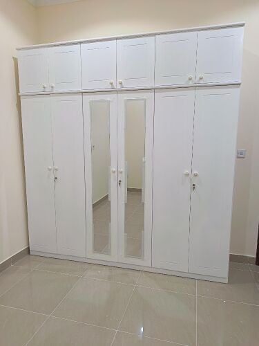 خزانة جديدة بستة أبواب