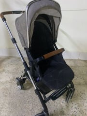 ‏Stroller
