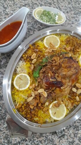 ابحث عن طباخ يجيد الطبخ العربي