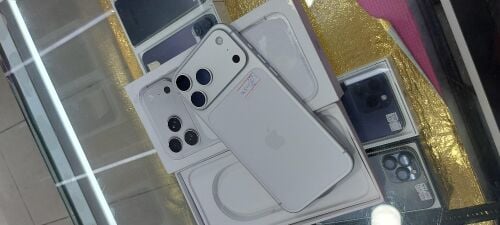 17PROMAX 256GB SILVER 99%