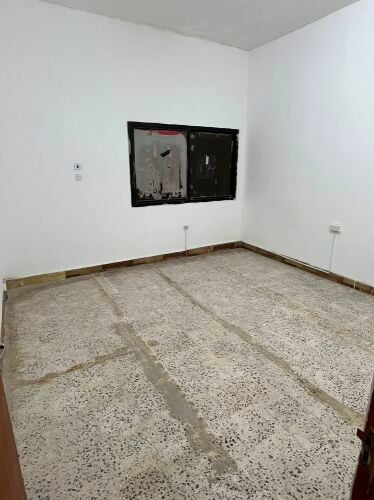 للإيجار باللقطة غرفتين وصاله وحما