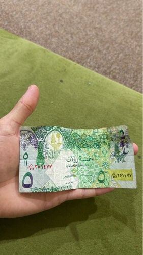 5 ريال قطري قديمه لا يكلمني إلا الصامل و مارح اختلف معاه