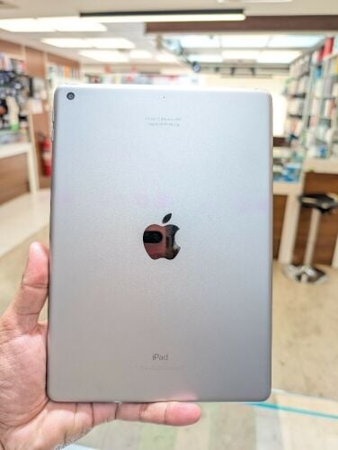 IPad 5th Gen 32GB Wi-Fi