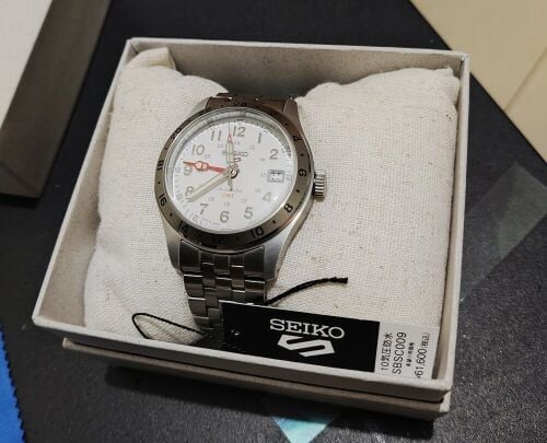 Seiko 5 sports "Polar" GMT SBSC009