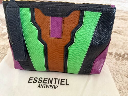 Authentic Essentiel Antwerp 