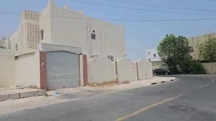 للبيع بيت في الغرافة مساحة 400 م