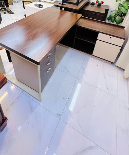 used office furniture available 