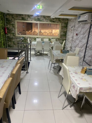 مطعم اسماك بالمعدات 