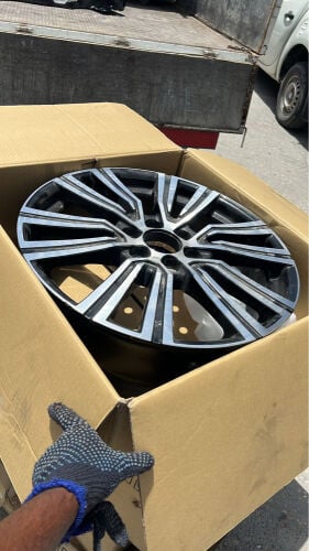 Luxury Rim Lx600 original paint 