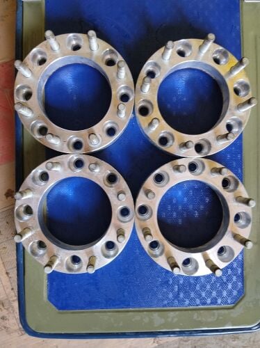 4cm spacer 8 bolts