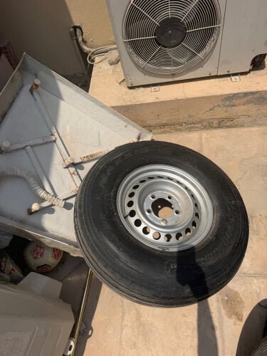 للبيع ٤ شنابر ١٧ خمس بلوط