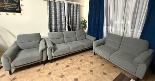 Home Centre Modern Sofa Set 3+2+1