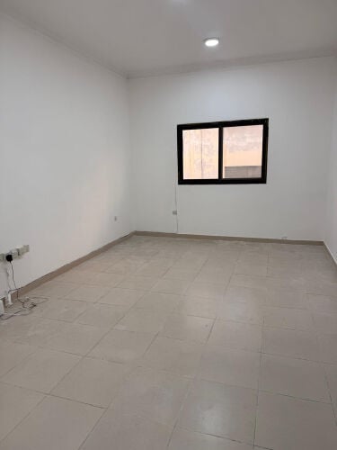 للايجار عائلات 