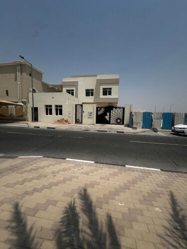 للبيع فيلا في منطقه العب الخيسه