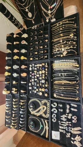 Women's Accessories
