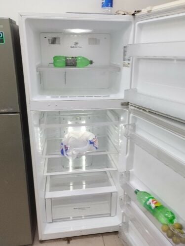 ثلاجة  بحالة ممتازة للبيع
