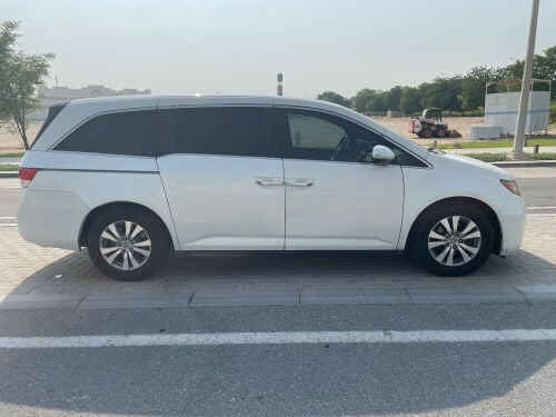Honda Odyssey 2016 - white pearl