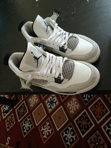 Air Jordan 4