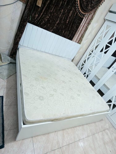 king size bed and mattress 