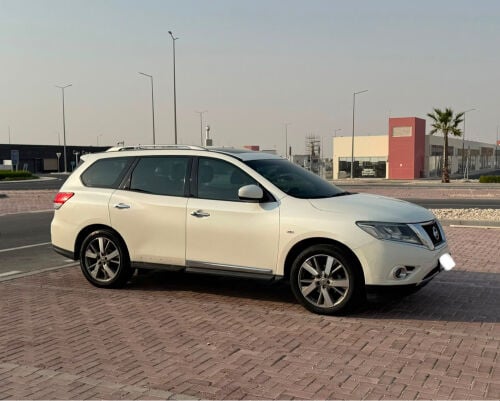  Nissan Pathfinder model 2016