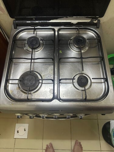 Gas stove + cylinder 