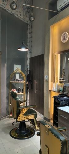 Women's salon